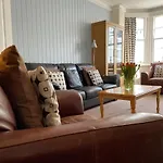 Fayvan Apartment *