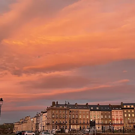 Fayvan Apartment Whitby